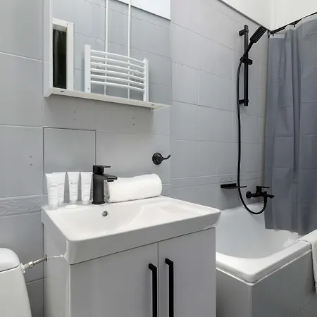 Functional Air-conditioned With A Mezzanine By Renters Διαμέρισμα *